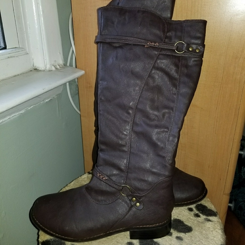 Riding boots